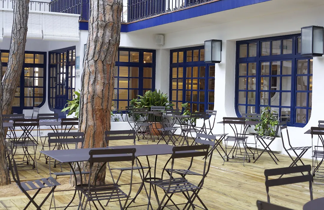 Hotel Els Pins-1